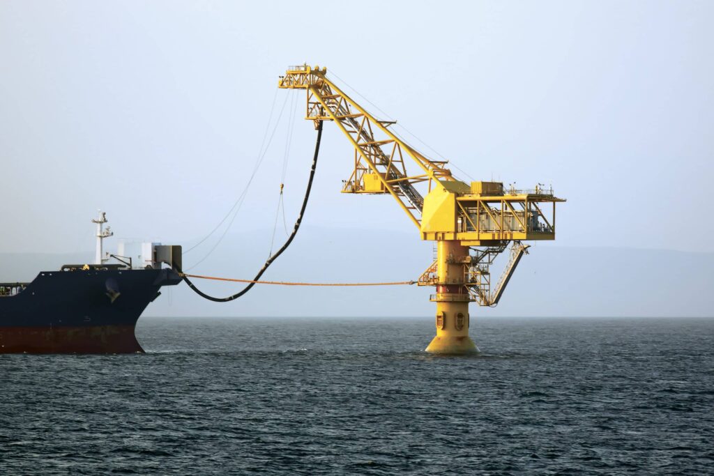 Flip-flap valve marine breakaway coupling used in a ship to terminal transfer.